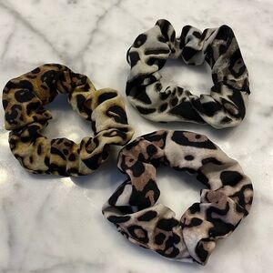 Noir Set of 3 Ombré Leopard Print Hair Scrunchies